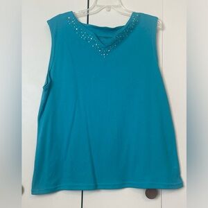 Hillard & Hanson 2X green V-neck shell with embellishments